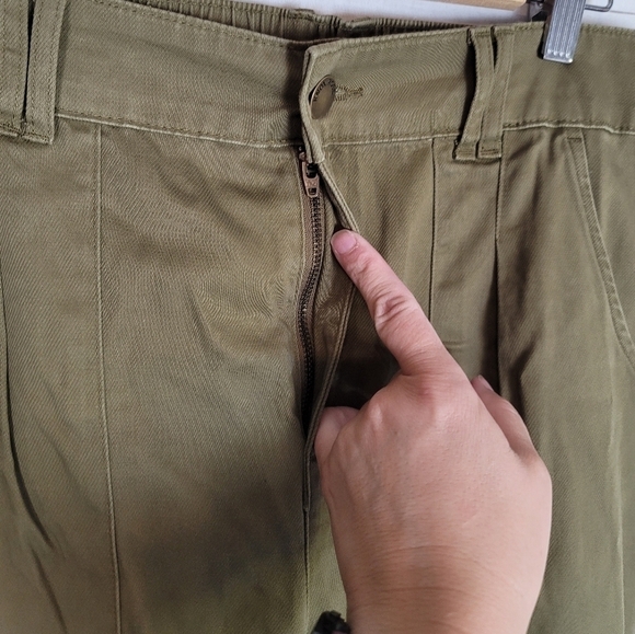 KNOX ROSE CUFFED OLIVE GREEN CARGO PANTS W ELASTIC WAIST BAND, SZ MEDIUM - Picture 5 of 16
